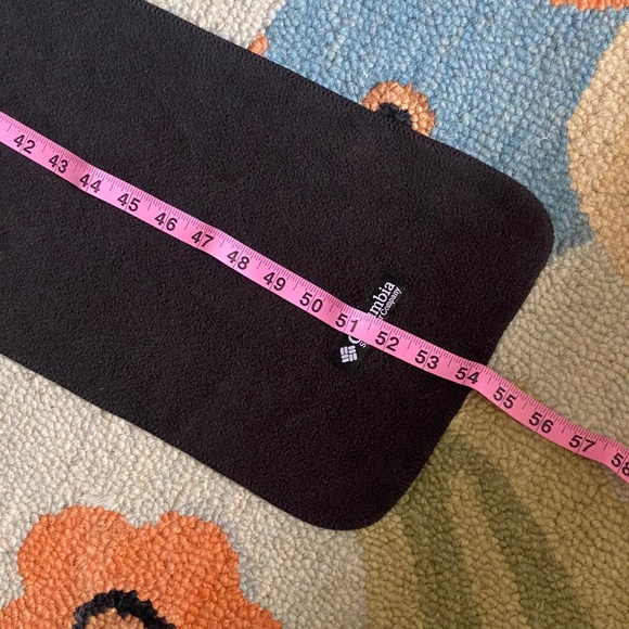 Columbia Sportswear Company I Unisex Charcoal Fleece Scarf - Picture 4 of 14